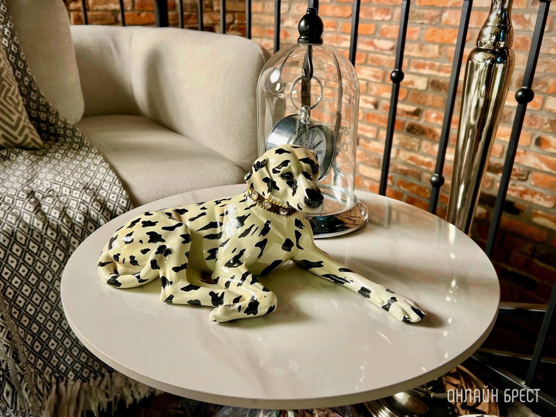 До открытия осталось 3 дня! Многие спрашивают, что за магазин с гигантским пауком появился в центре Бреста? Показываем, что находится внутри