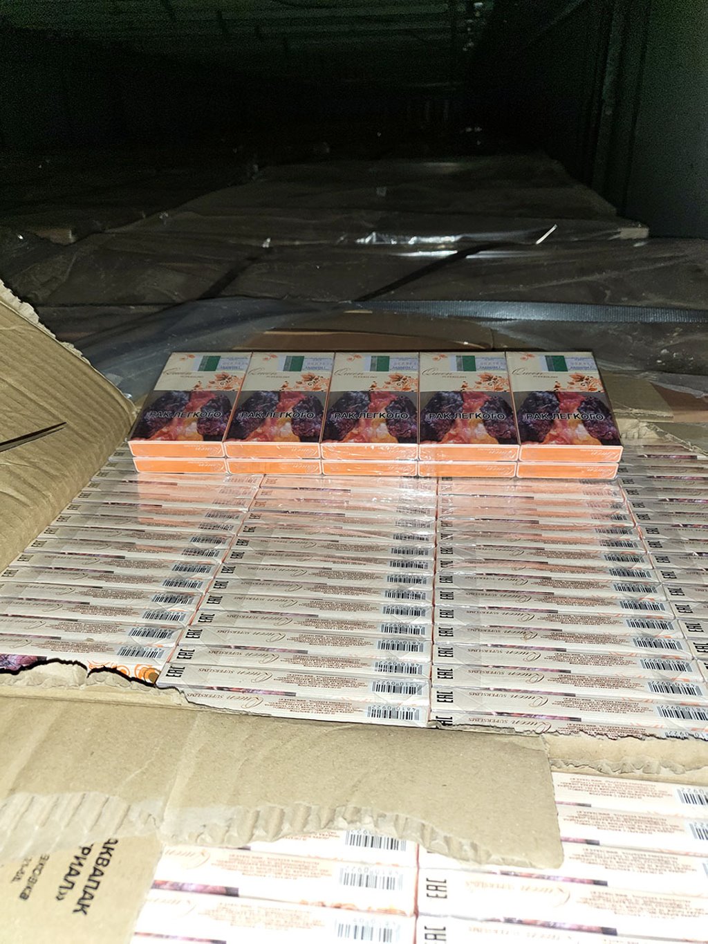 В Литве задержали две фуры с белорусскими сигаретами на сумму 5,6 млн евро