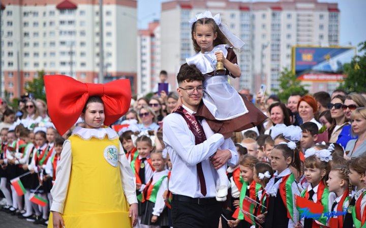 Стало известно, когда в школах прозвенят последние звонки и пройдут выпускные