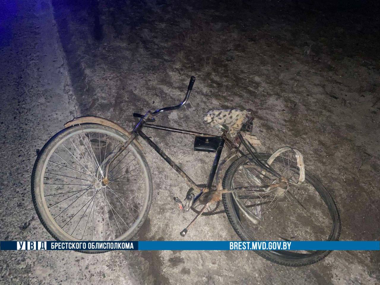 В Кобринском районе погиб велосипедист — его сбил автомобиль