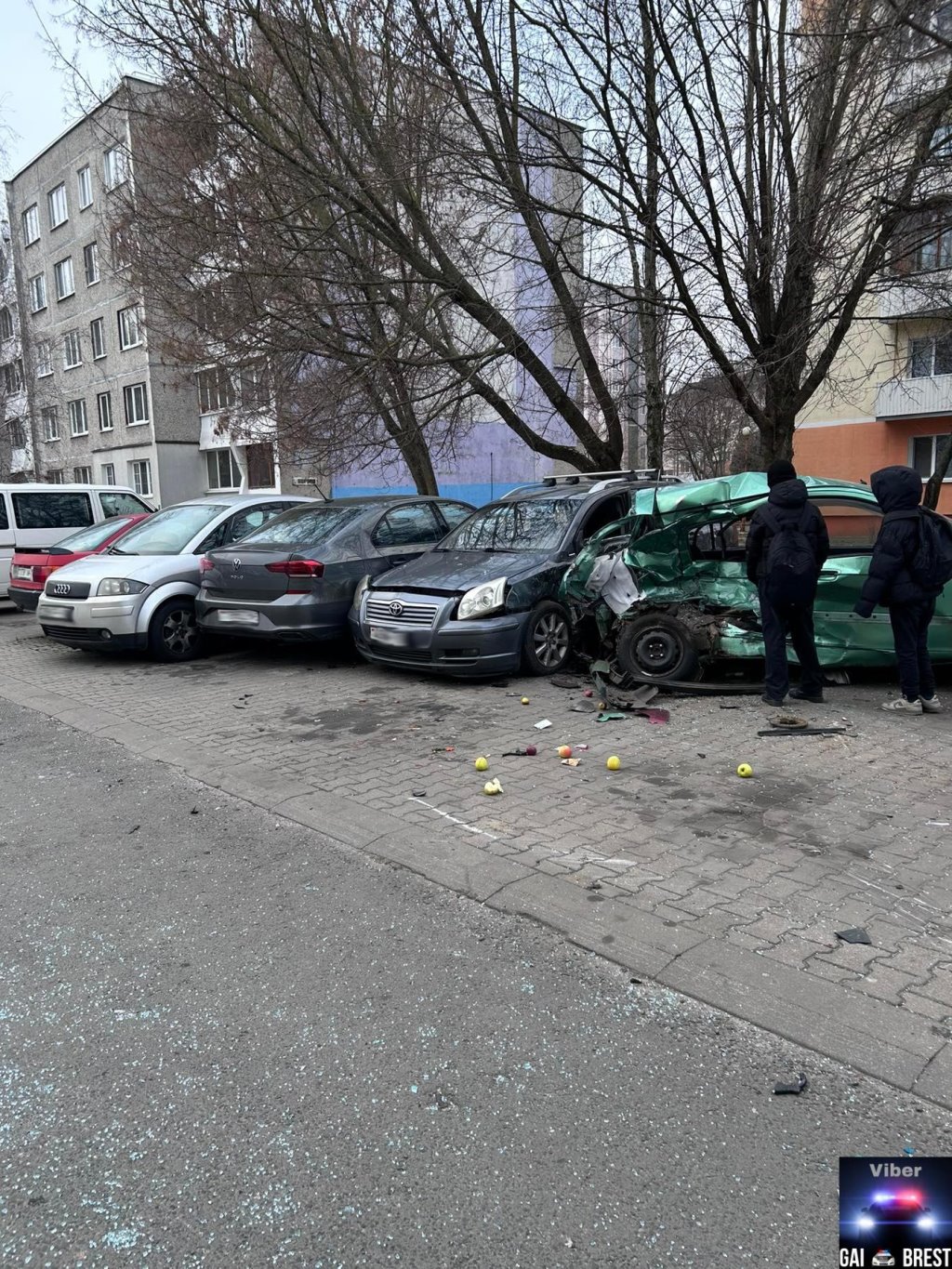 В Бресте 16-летний пьяный водитель пытался скрыться от ГАИ и повредил 14 автомобилей