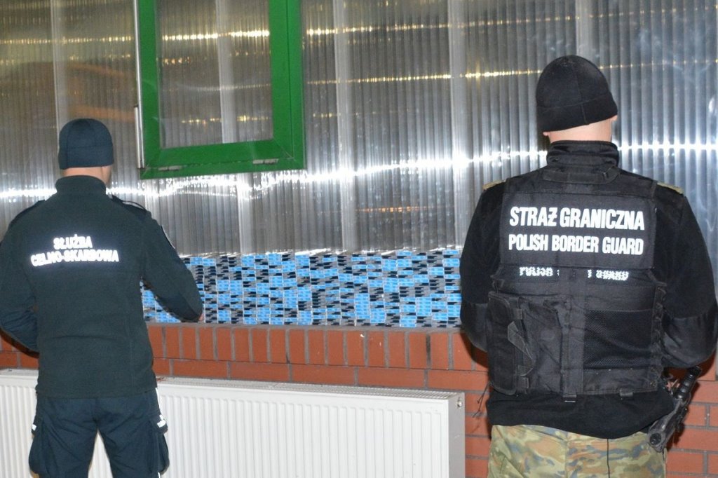 Белорус попался в Польше с контрабандой сигарет в автомобиле. Где он их спрятал?