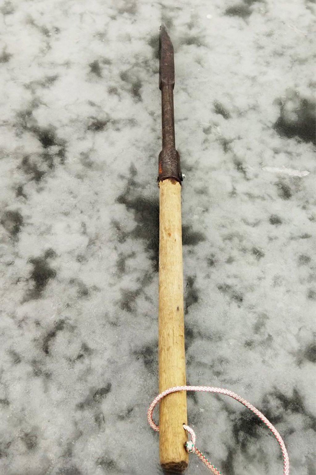 Белорус рассказал, как решил порыбачить под Барановичами на льду в конце января