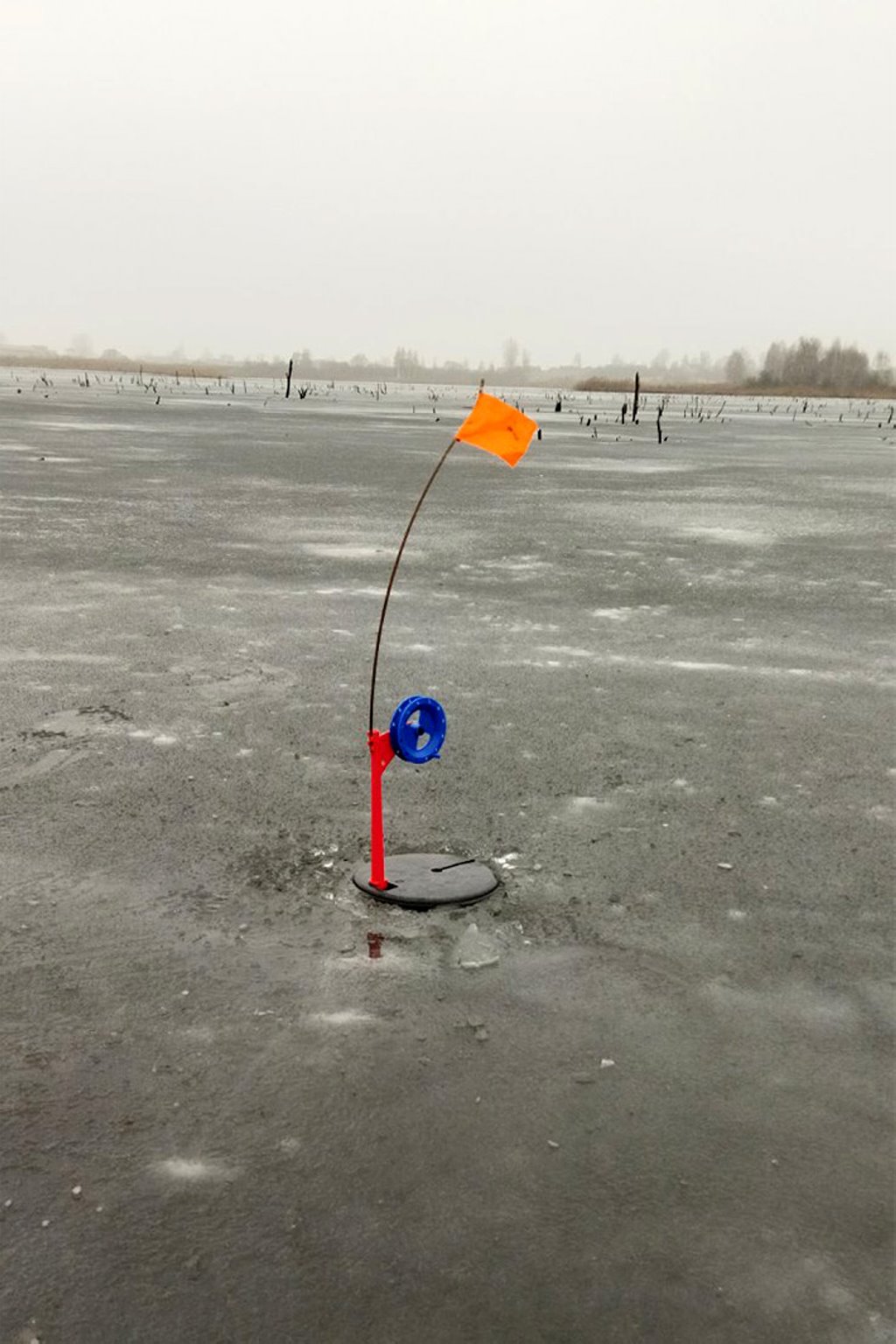 Белорус рассказал, как решил порыбачить под Барановичами на льду в конце января