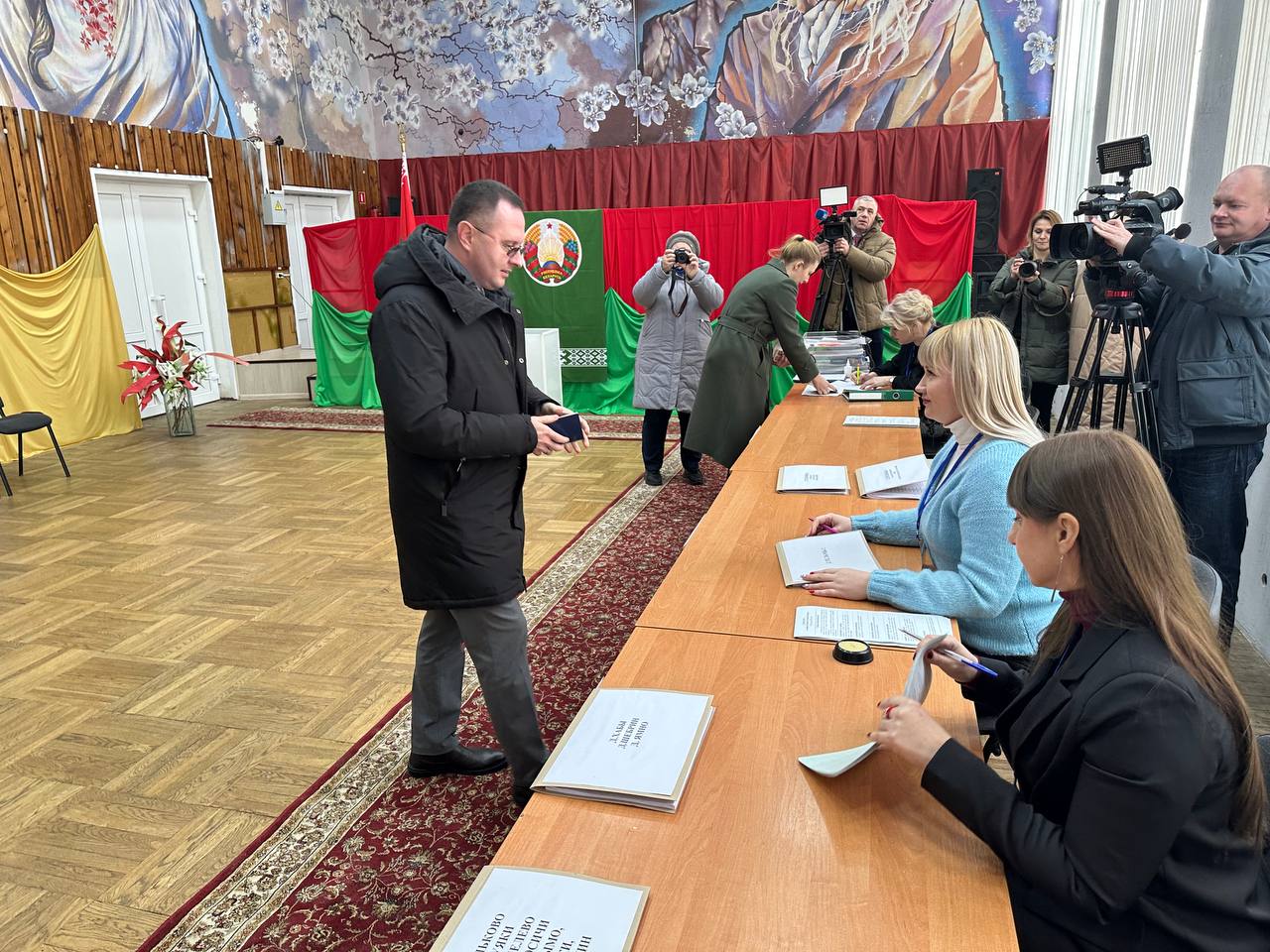 Глава Бреста принял участие в досрочном голосовании