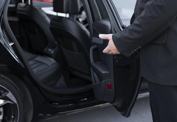 С госслужащих сняли обязанность закупать служебные авто только белорусского производства