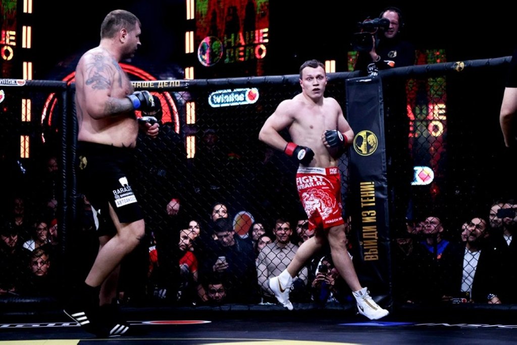 Боец Емельяненко проведет второй бой против блогера Тарасова в Беларуси