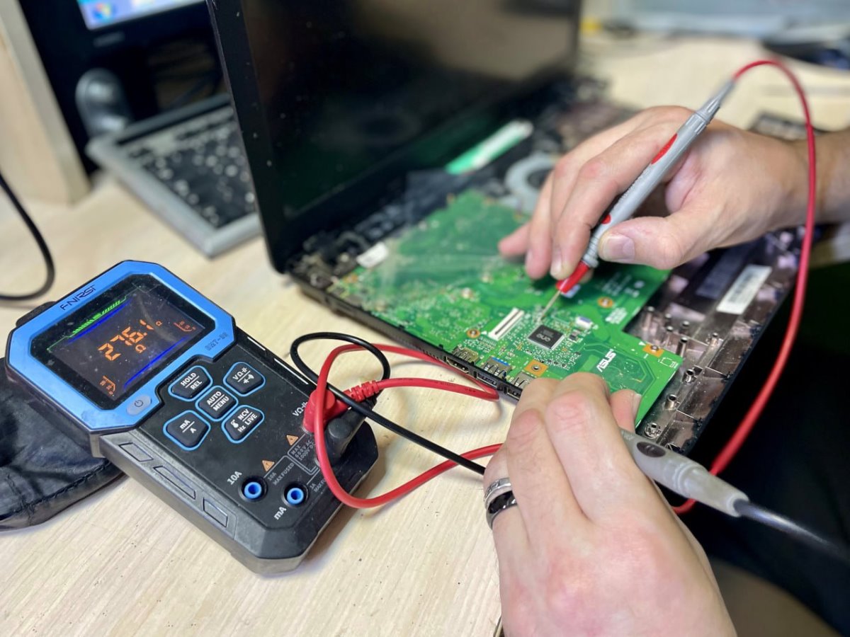 Сервисный центр «ГарантПро» в Бресте предлагает ремонт цифровой техники, включая компьютеры, ноутбуки, телефоны, навигаторы и другие устройства