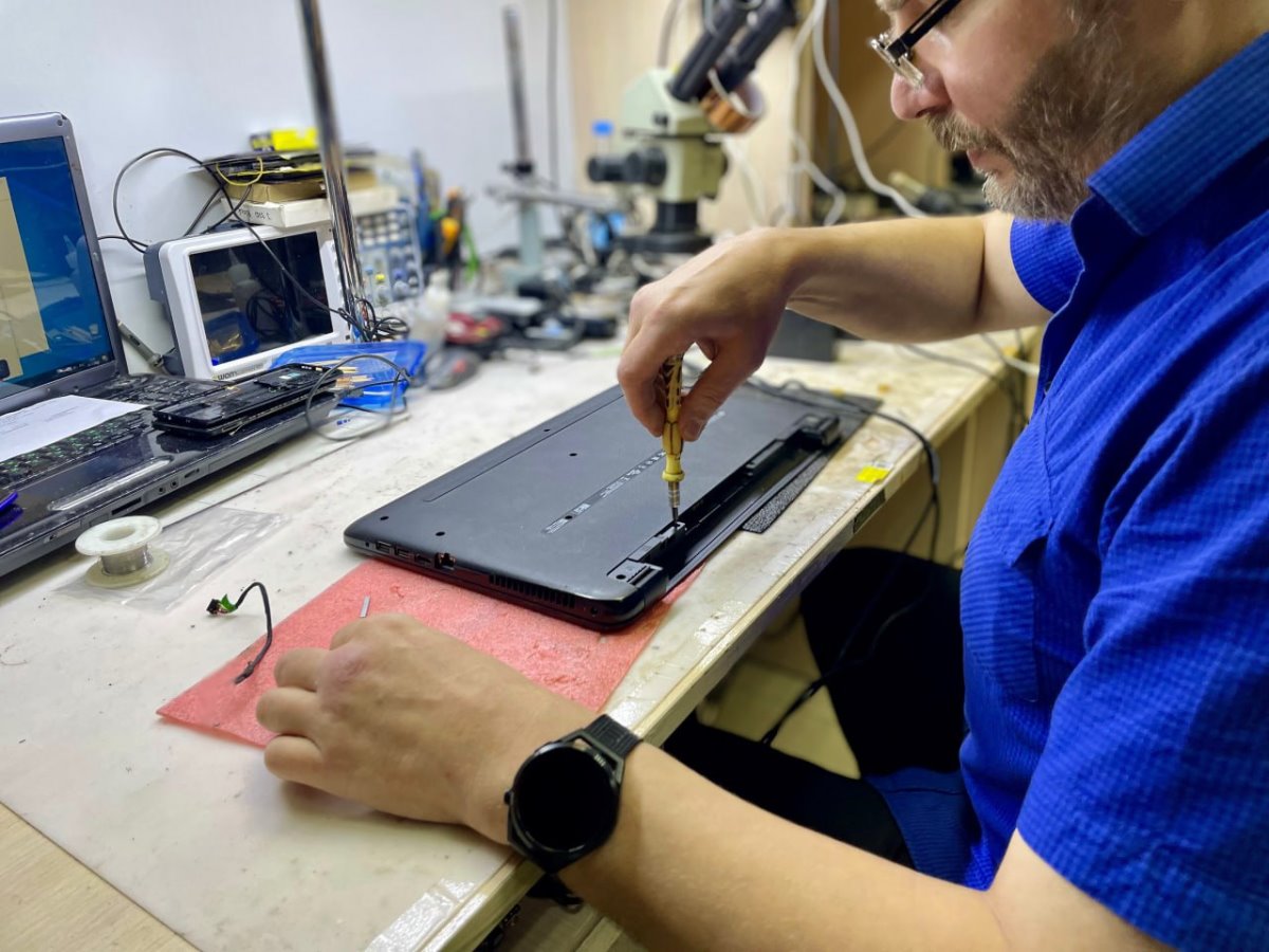 Сервисный центр «ГарантПро» в Бресте предлагает ремонт цифровой техники, включая компьютеры, ноутбуки, телефоны, навигаторы и другие устройства