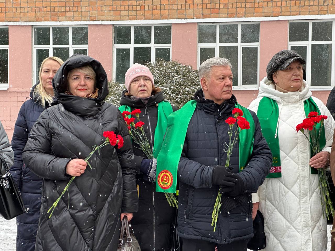 На здании СШ № 9 в Бресте появилась мемориальная доска, посвященная защитнику Брестской крепости