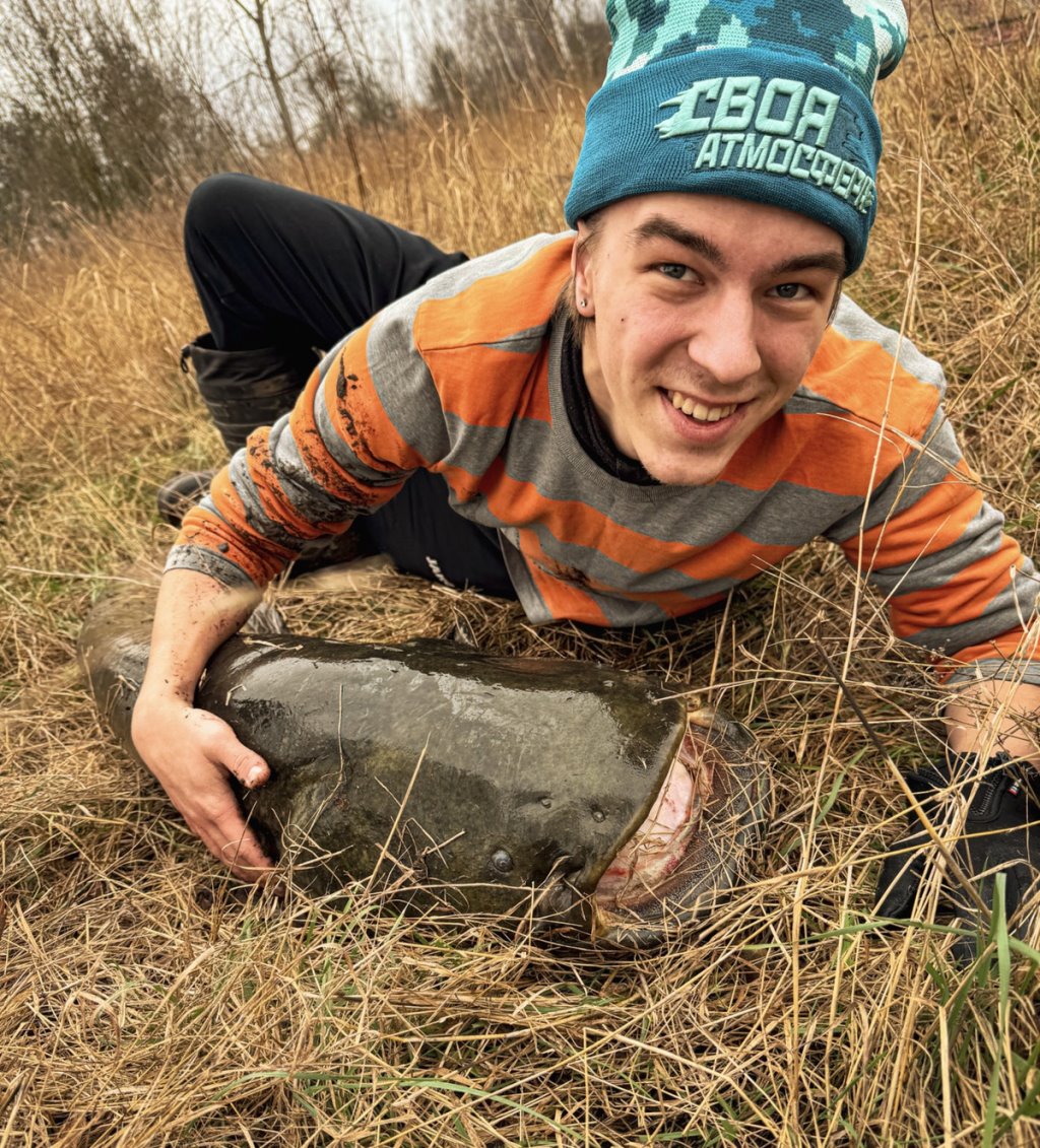 Белорус вытащил сома размером с человека