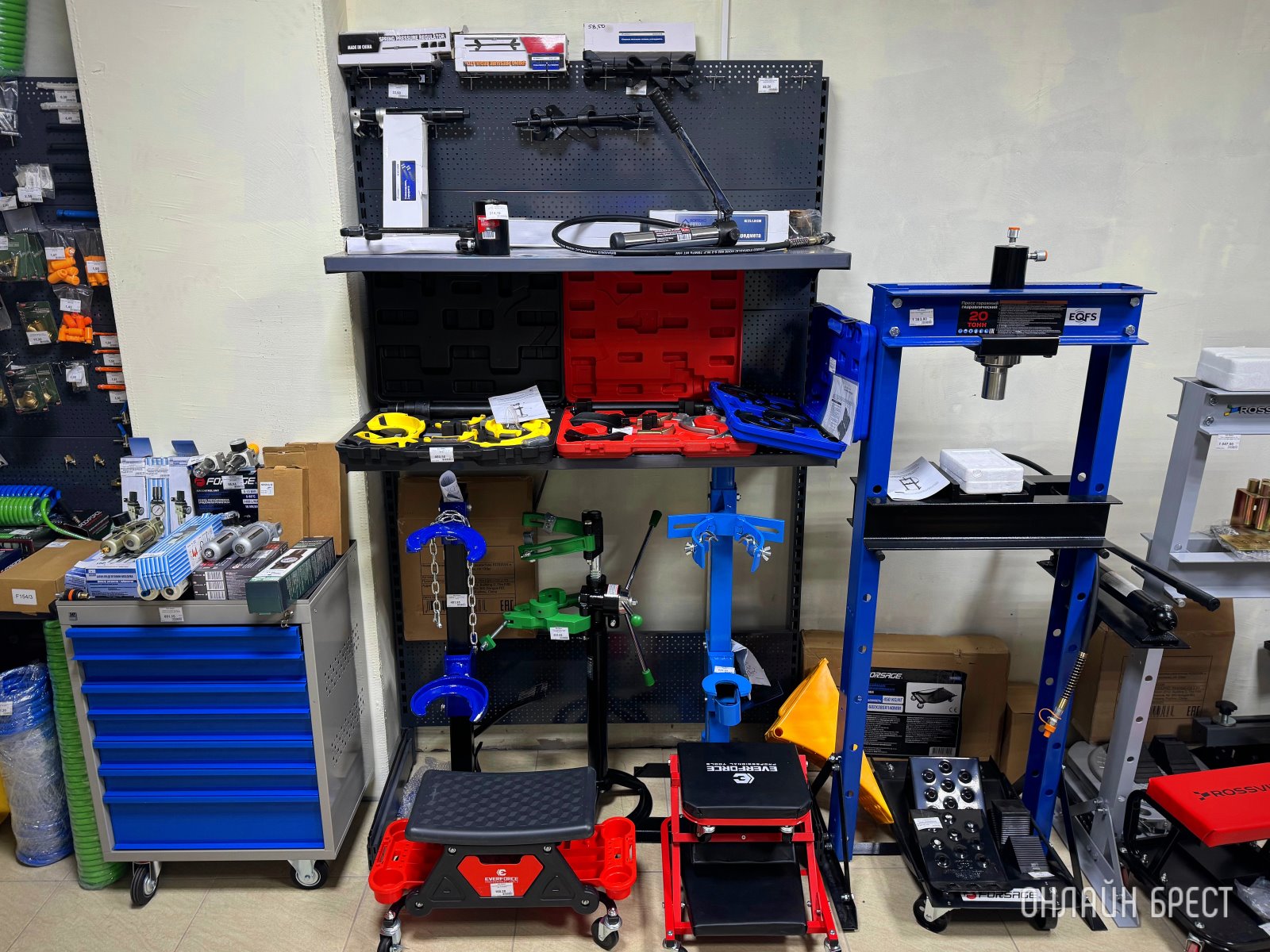 Шиномонтаж, СТО и огромный Автомагазин теперь в д. Федьковичи!