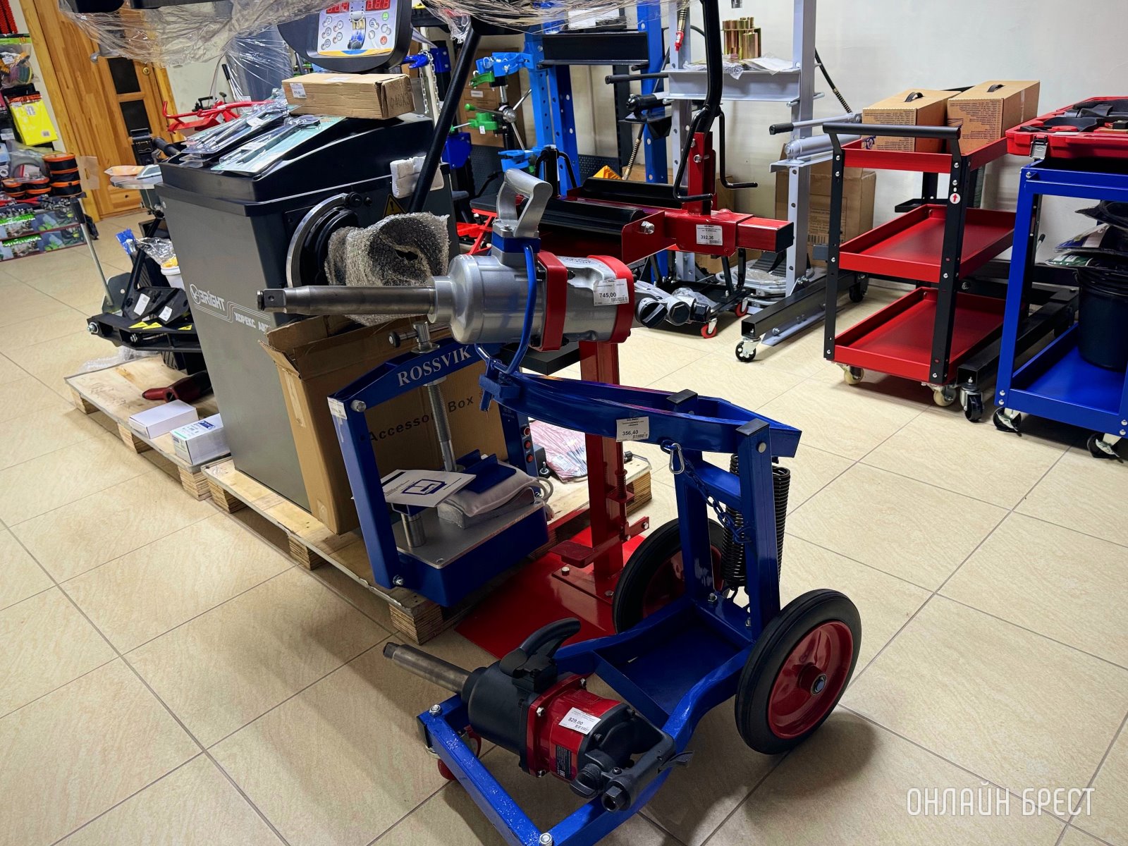 Шиномонтаж, СТО и огромный Автомагазин теперь в д. Федьковичи!