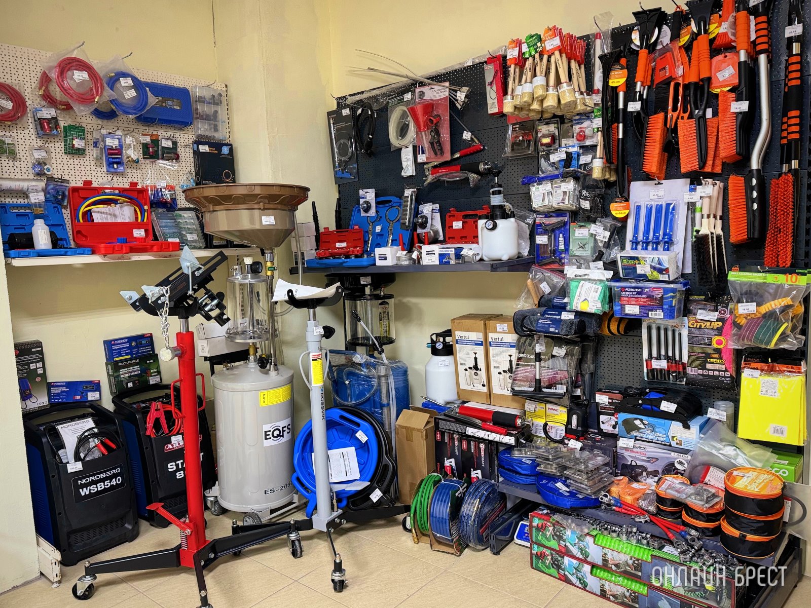 Шиномонтаж, СТО и огромный Автомагазин теперь в д. Федьковичи!