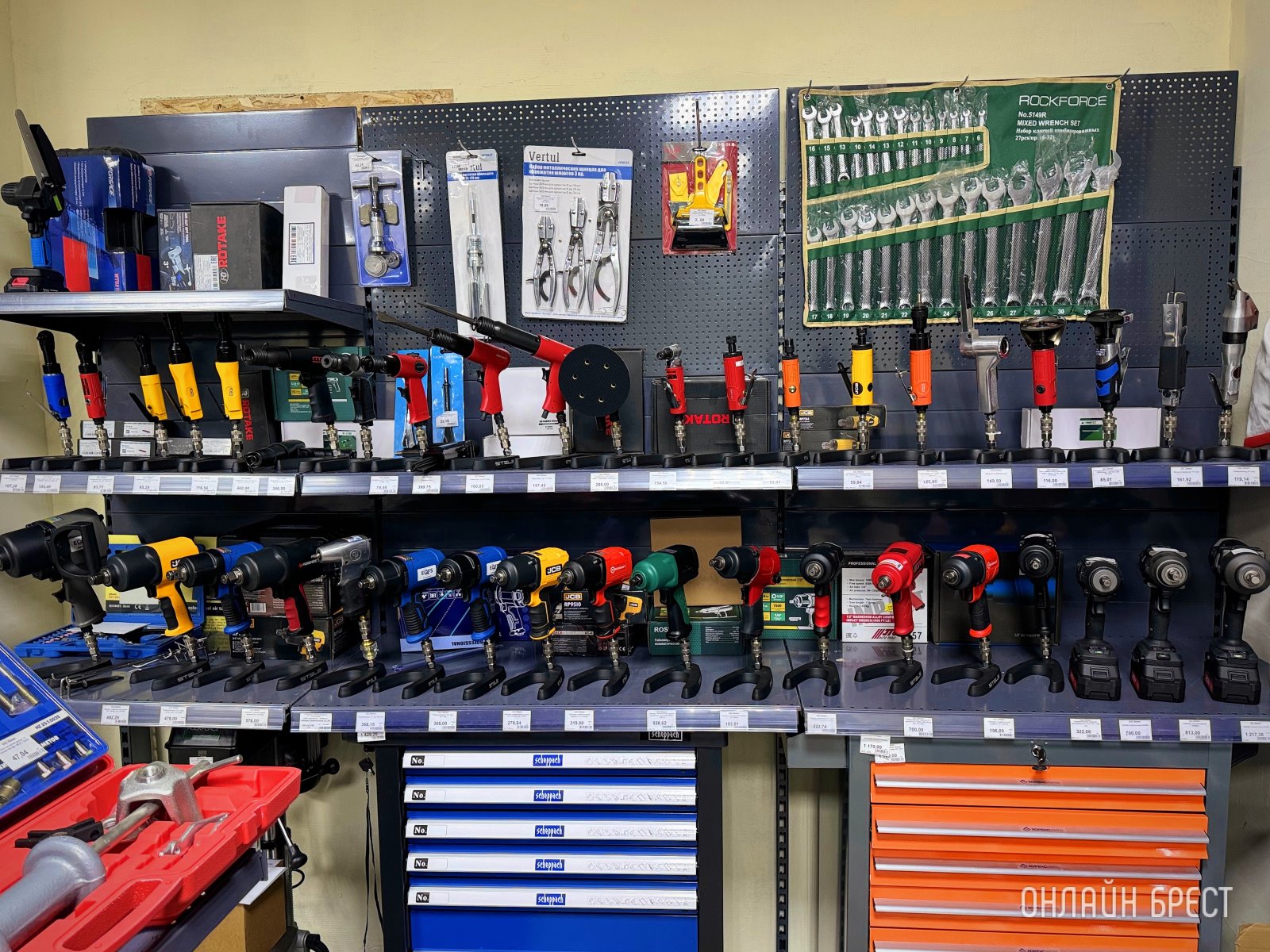 Шиномонтаж, СТО и огромный Автомагазин теперь в д. Федьковичи!