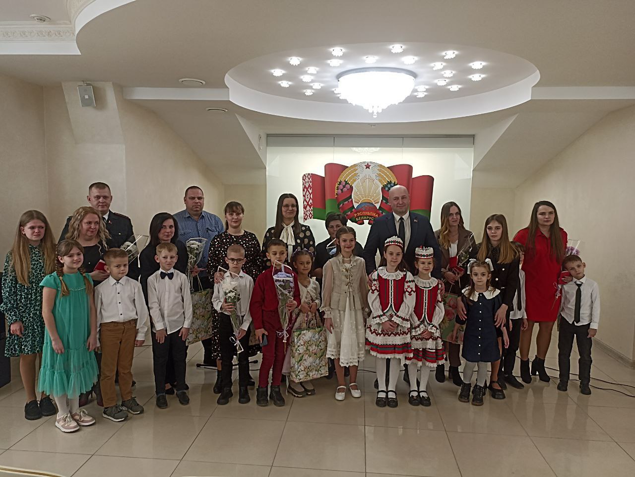 , воспитывающих пять и более детей