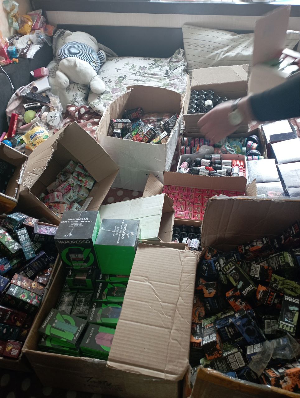 Белорус продавал вейпы детям. Сколько товара изъято?