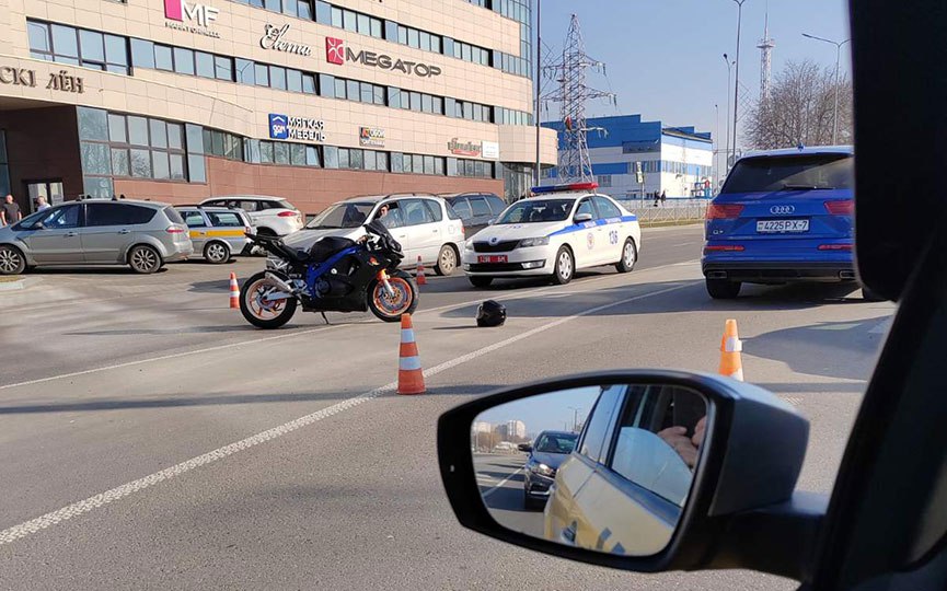 Мотоциклист влетел в Audi в Барановичах
