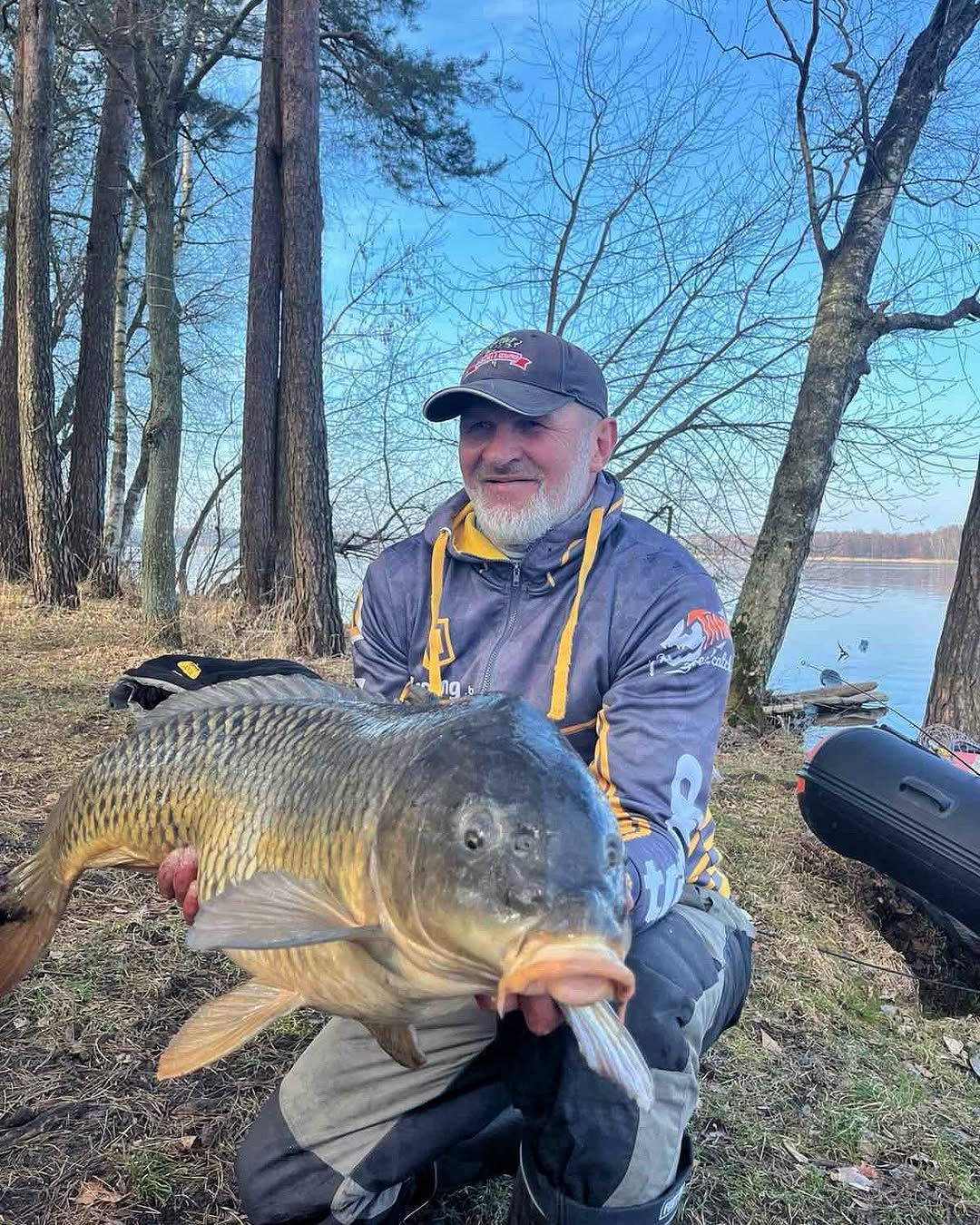 Белорус поймал на спиннинг огромного сазана. Вот сколько весит