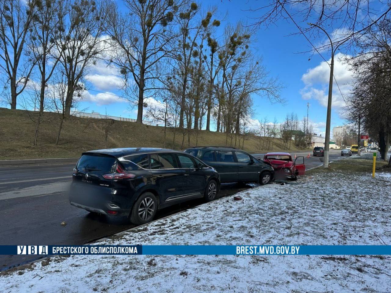 В Барановичах произошло ДТП с участием четырех автомобилей