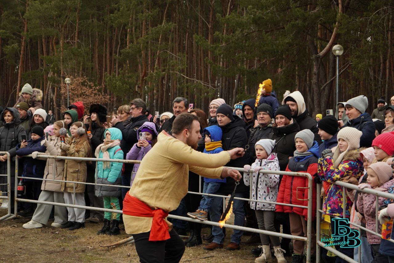 Фаер-шоу и сожжение чучела: как в Бресте прошла Масленица