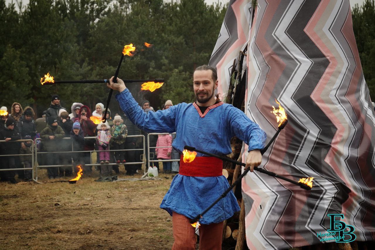 Фаер-шоу и сожжение чучела: как в Бресте прошла Масленица