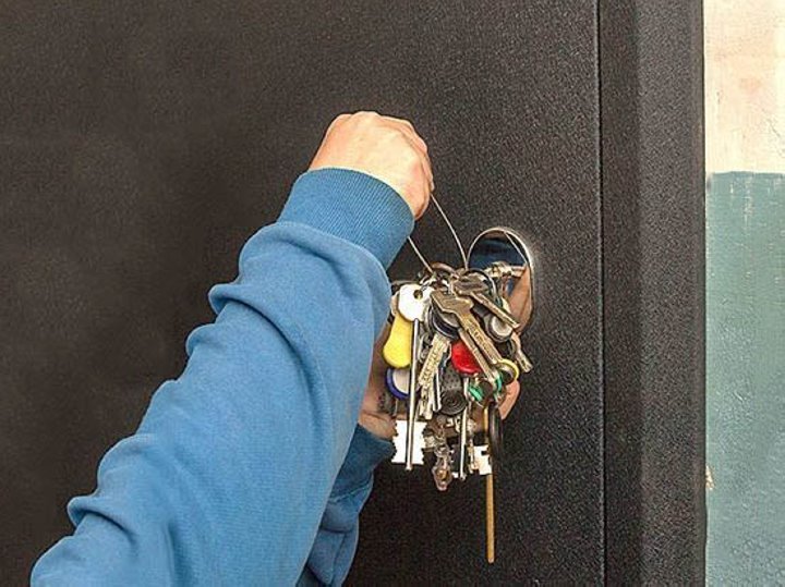 В Бресте мужчина подобрал ключ к квартире и украл более 3000 рублей