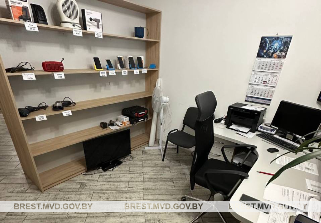 В Пинске уборщица похитила телевизор из сдаваемой квартиры