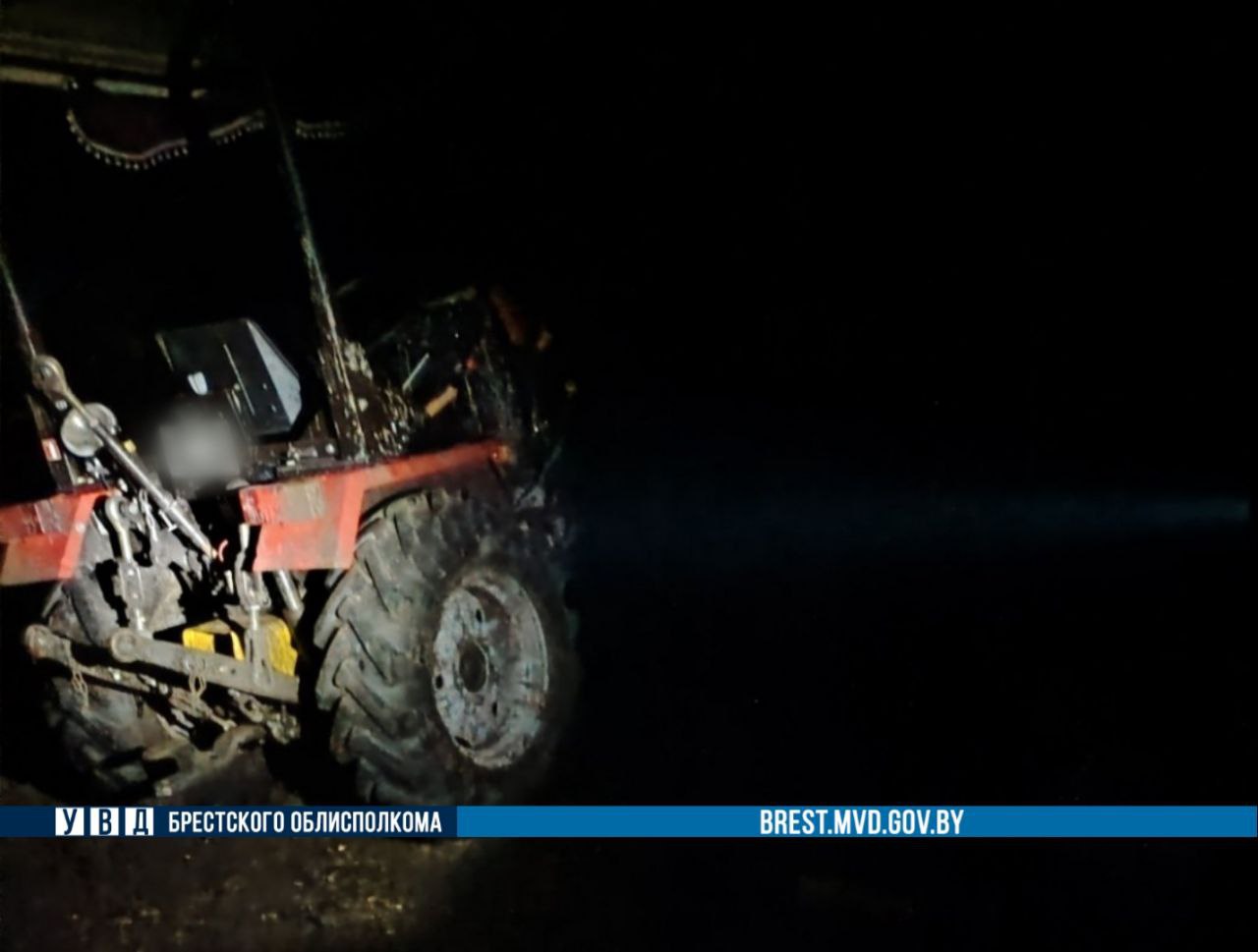Трагическое ДТП в Пинском районе: водитель трактора скончался на месте