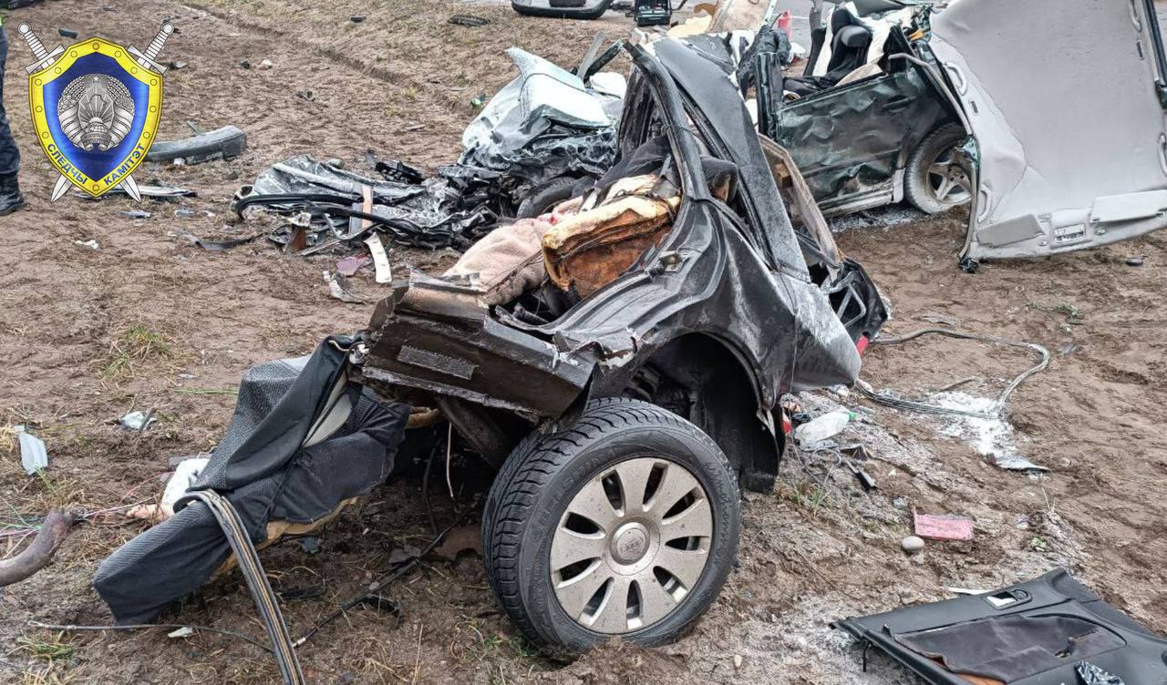 Страшная авария под Слонимом: при столкновении Audi и Volkswagen погибли 4 человека