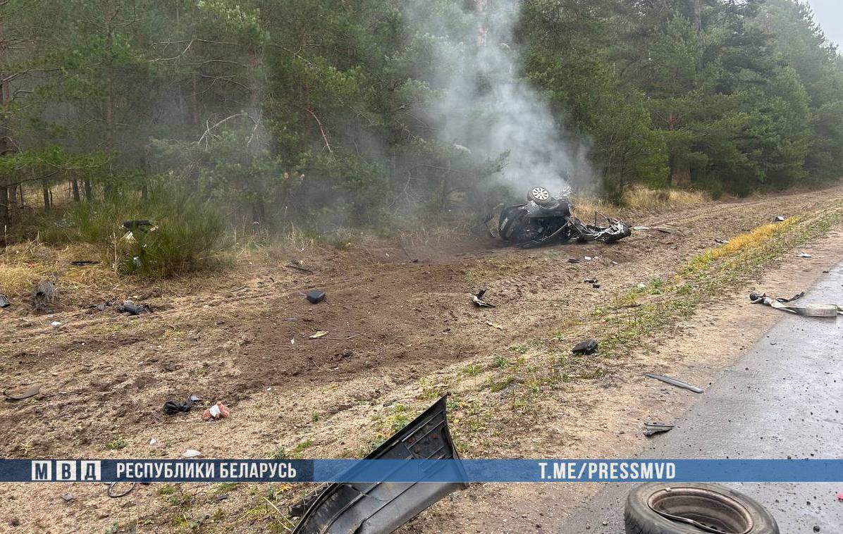 Страшная авария под Слонимом: при столкновении Audi и Volkswagen погибли 4 человека