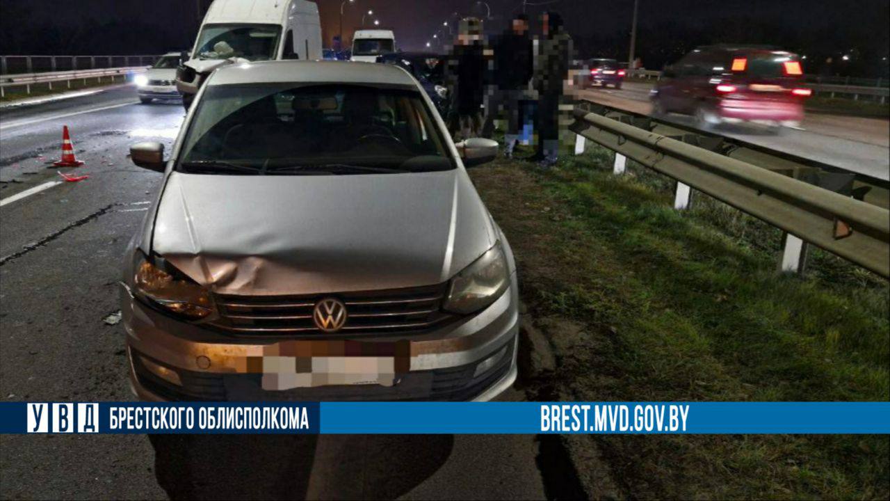В Бресте произошло ДТП с участием пяти автомобилей