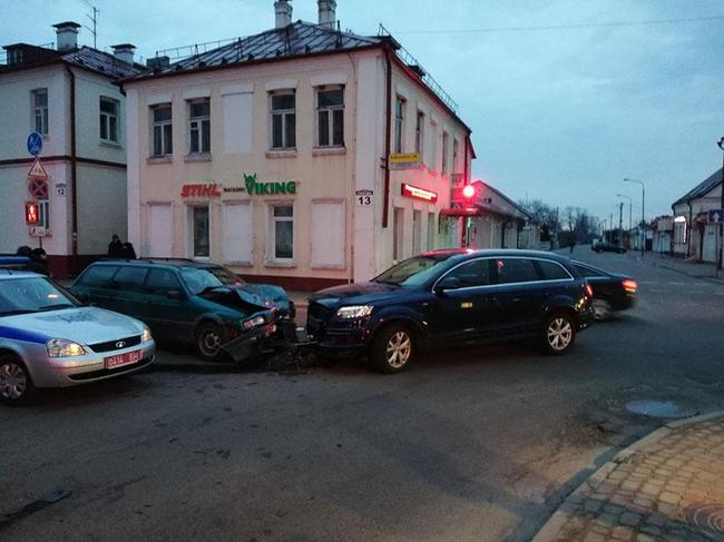 Суд в Кобрине оправдал водителя, совершавшего левый поворот