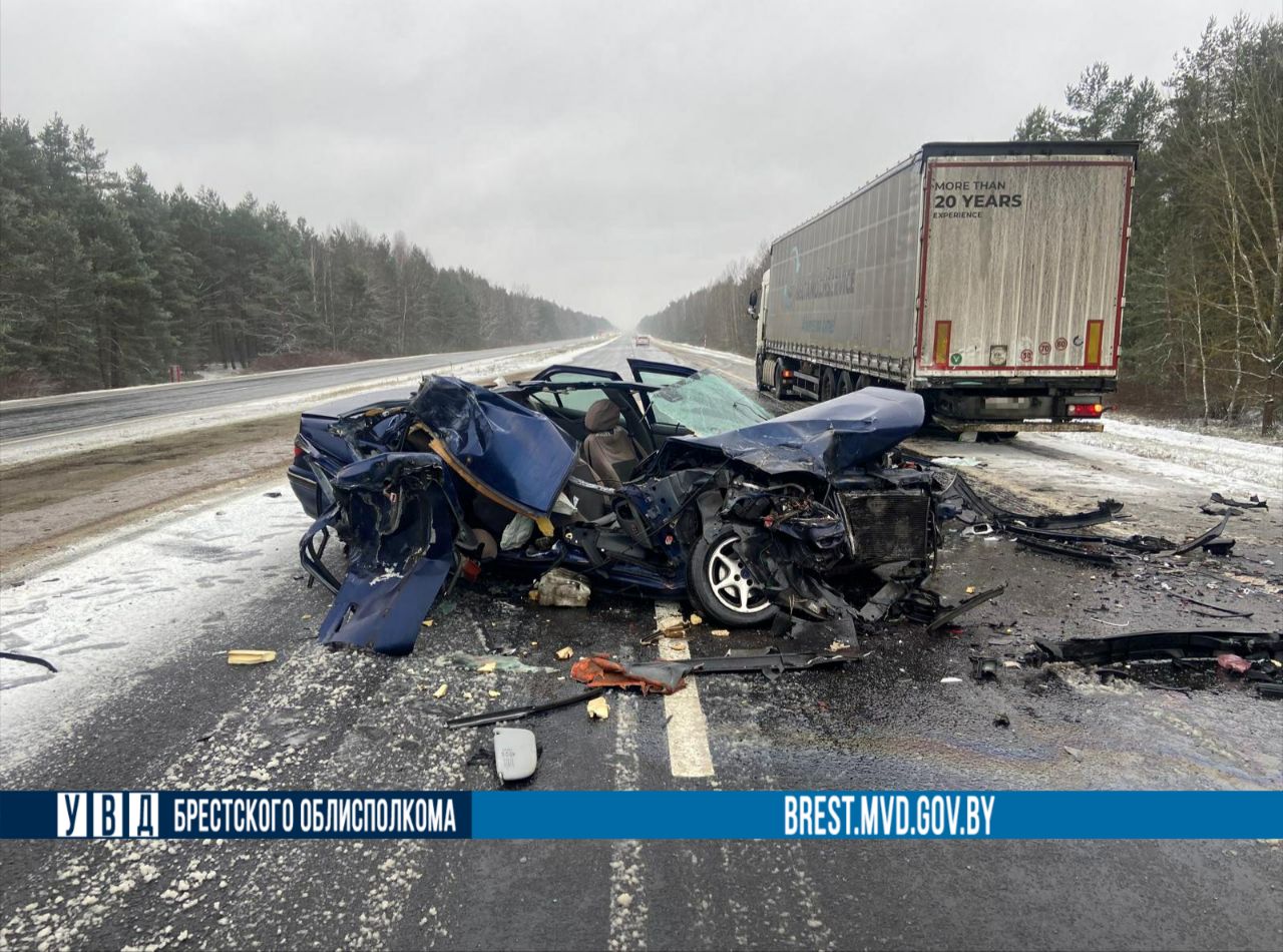 Два ДТП с разницей в пять минут произошли на трассе М1 под Барановичами