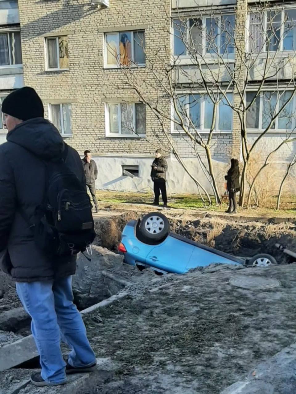 В Пинске автомобиль провалился — как так вышло