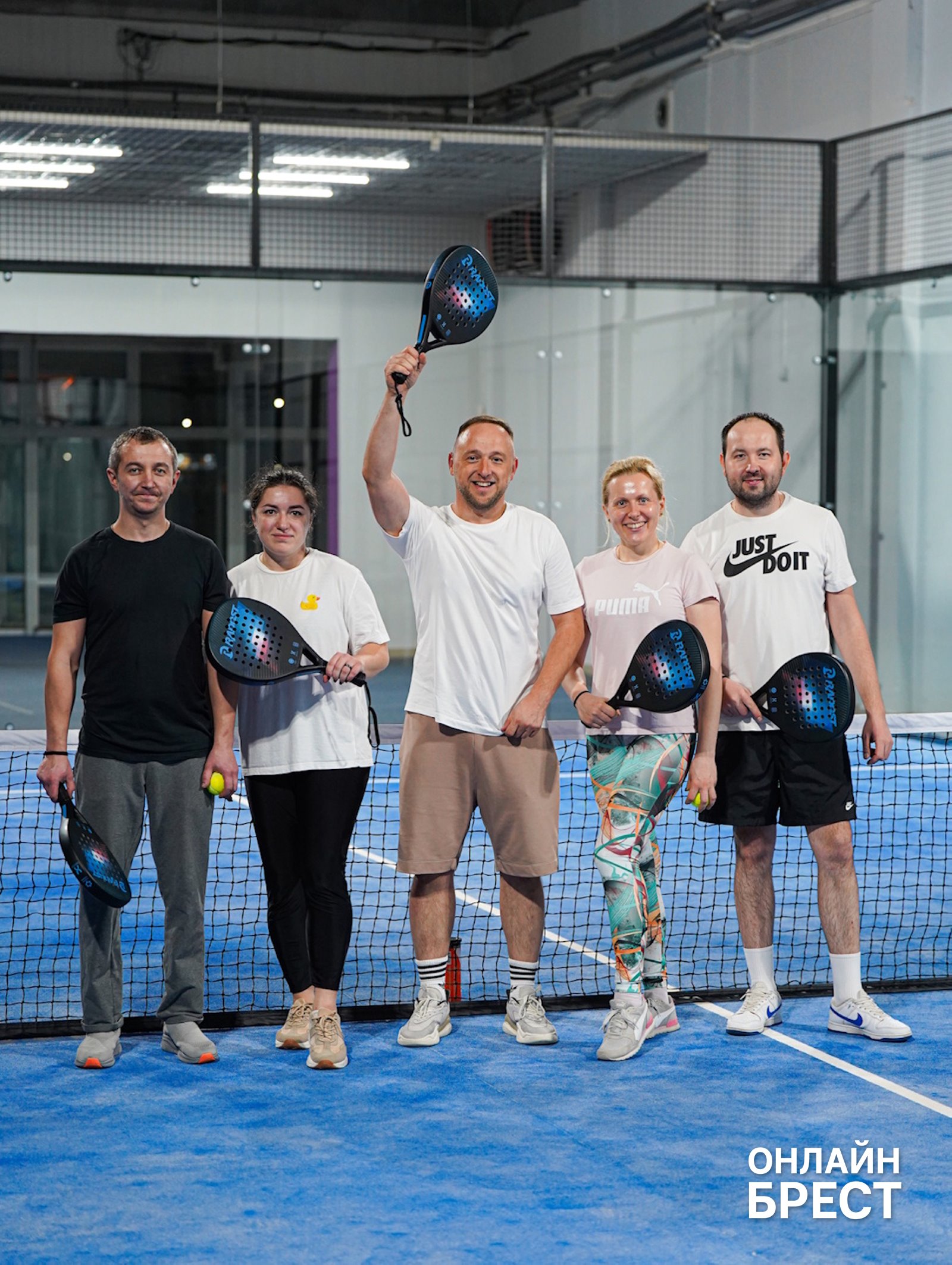 В Бресте открылся первый клуб для игры в модный падел-теннис со стеклянными кортами PADEL BAZA!