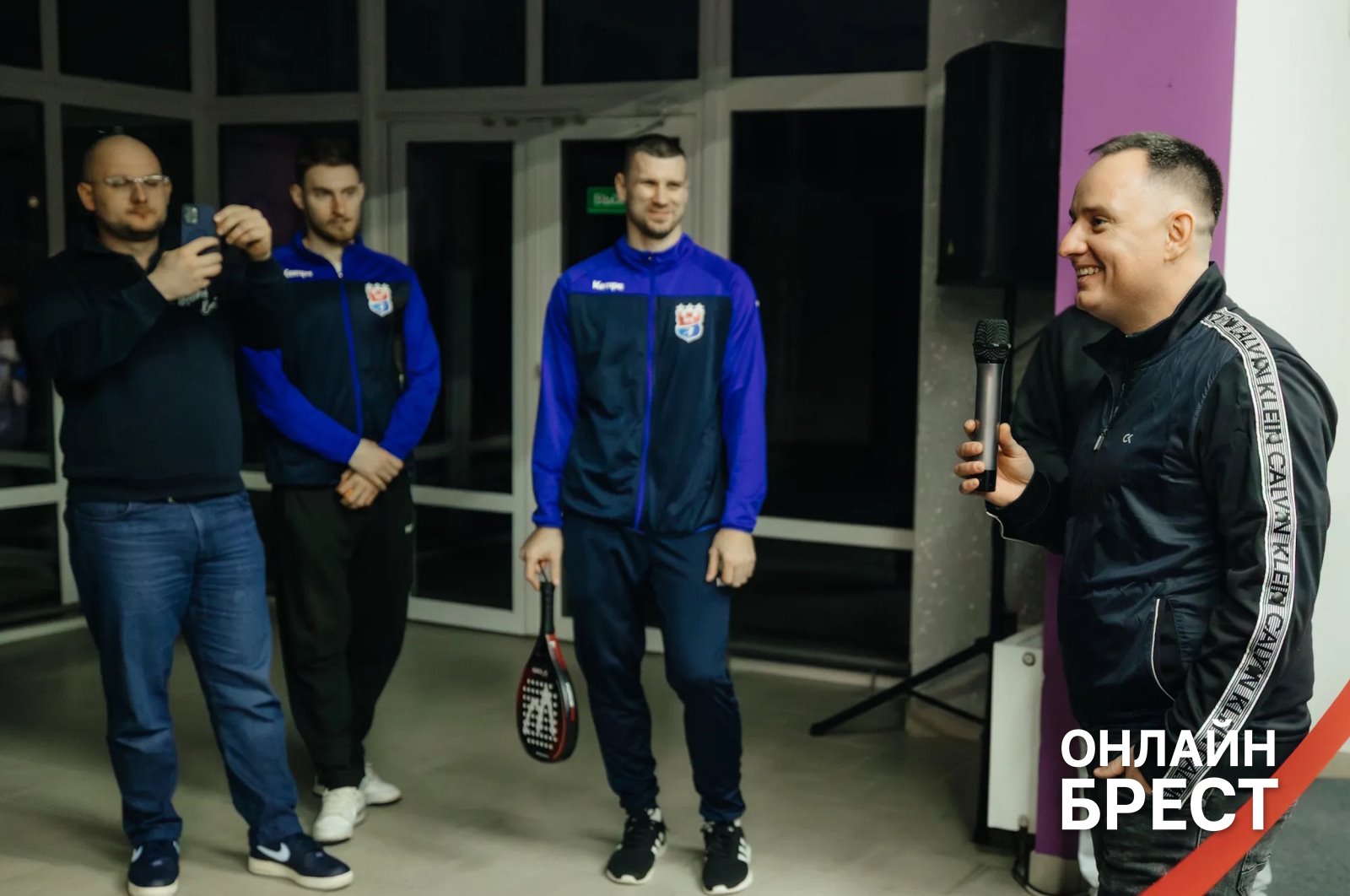 В Бресте открылся первый клуб для игры в модный падел-теннис со стеклянными кортами PADEL BAZA!