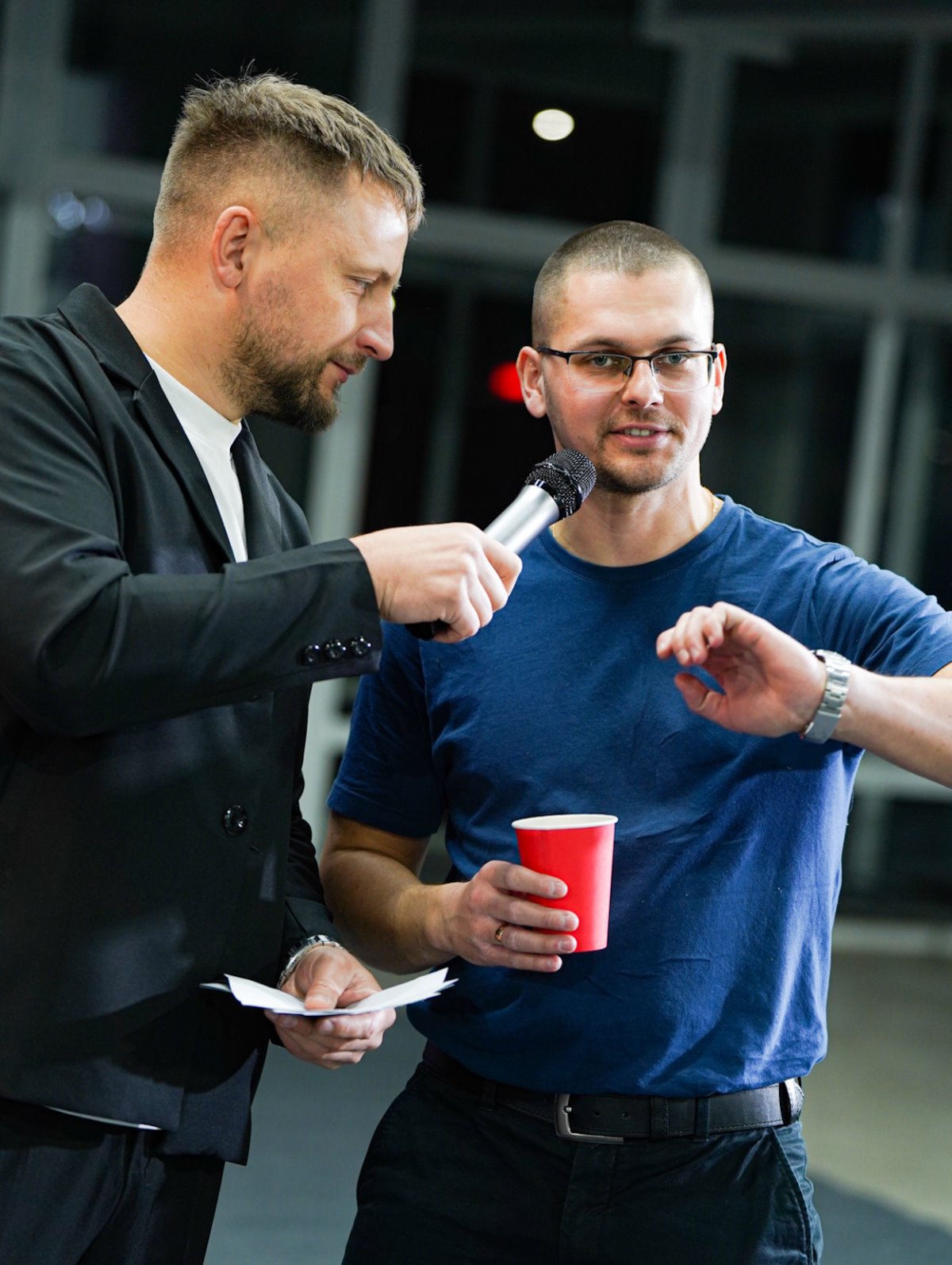 В Бресте открылся первый клуб для игры в модный падел-теннис со стеклянными кортами PADEL BAZA!