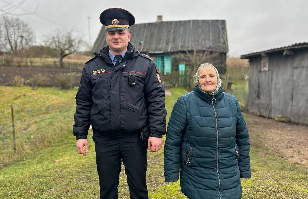 В Барановичском районе сотрудник милиции обезвредил агрессивную лису