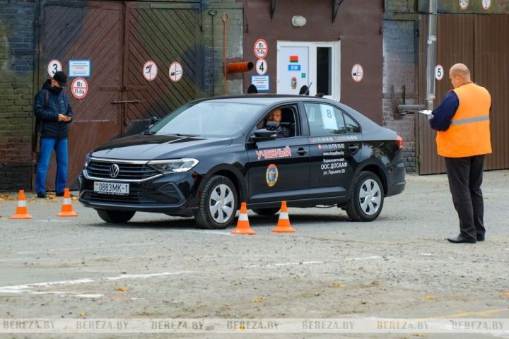 Инструкторы автошкол ДОСААФ брестчины продемонстрировали профмастерство на соревнованиях в Березе