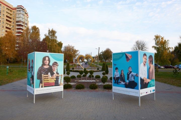 В Бресте открылась фотовыставка о детях с инвалидностью в школе