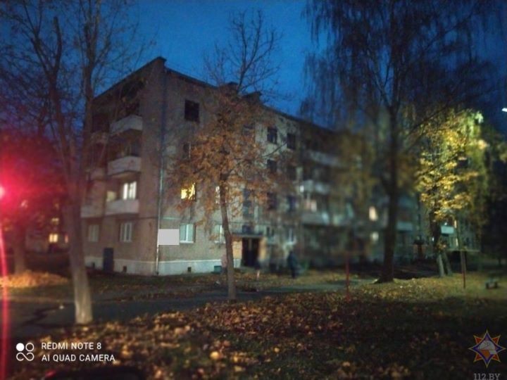 Во время пожара в квартире хозяин стоял на балконе и не хотел спускаться. Случай в Брестской области