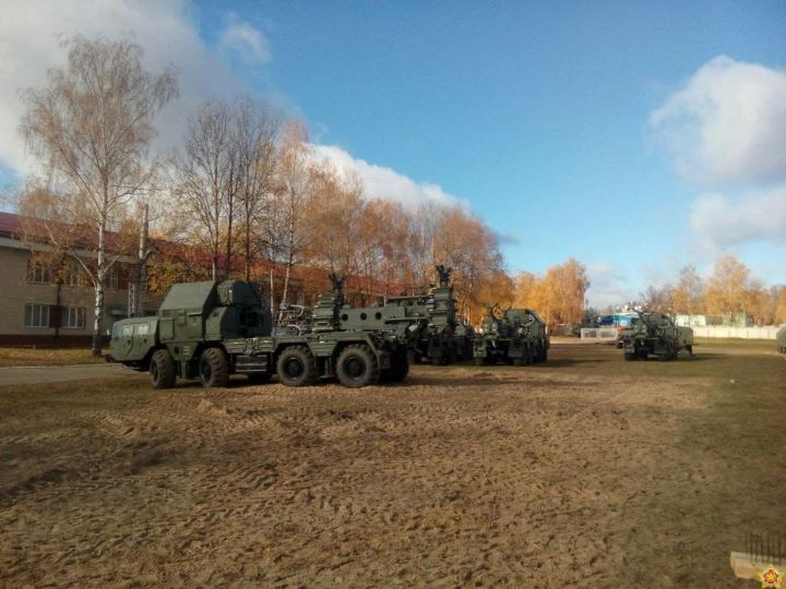 Зенитный ракетный комплекс С-300 прибыл в Брест после капремонта