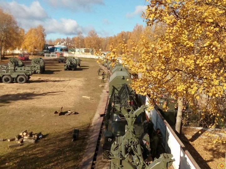Зенитный ракетный комплекс С-300 прибыл в Брест после капремонта