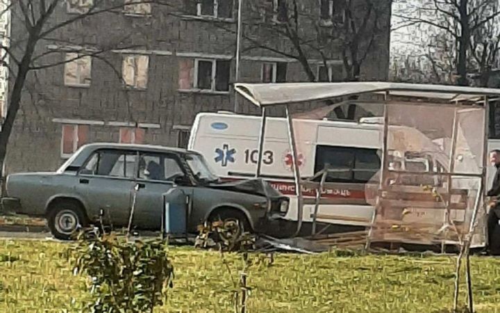 Автомобиль протаранил автобусную остановку в Барановичах