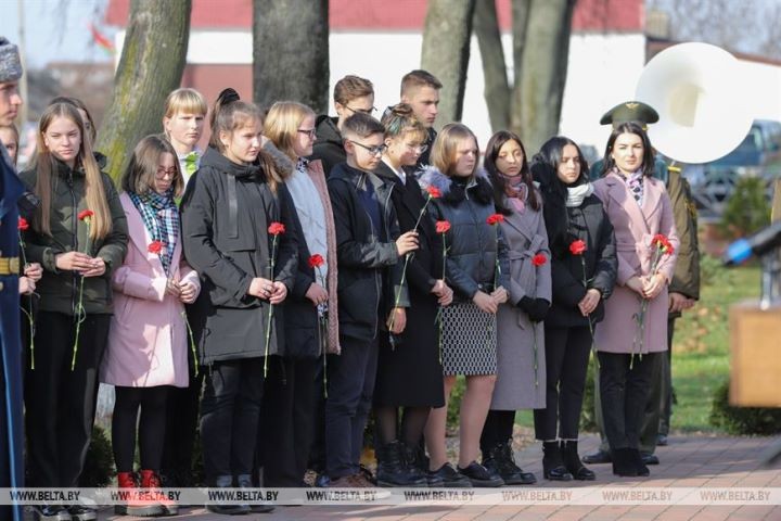 В Брестском районе перезахоронили расстрелянных в 1942 году красноармейца и семью сельчан