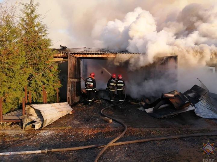 Мебельный цех горел сегодня в Пинском районе