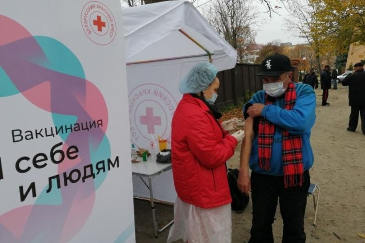 В Бресте вакцинировали около 45 бомжей