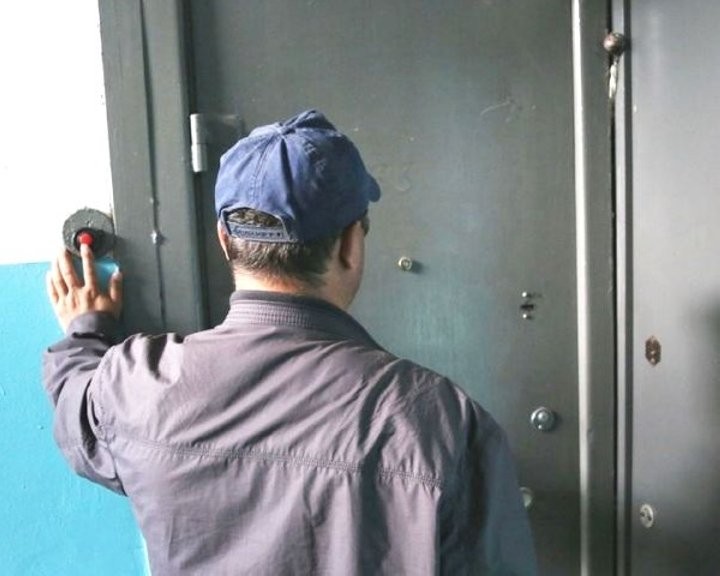 Мошенник продавал пенсионерам датчики газа в 5 раз дороже их стоимости