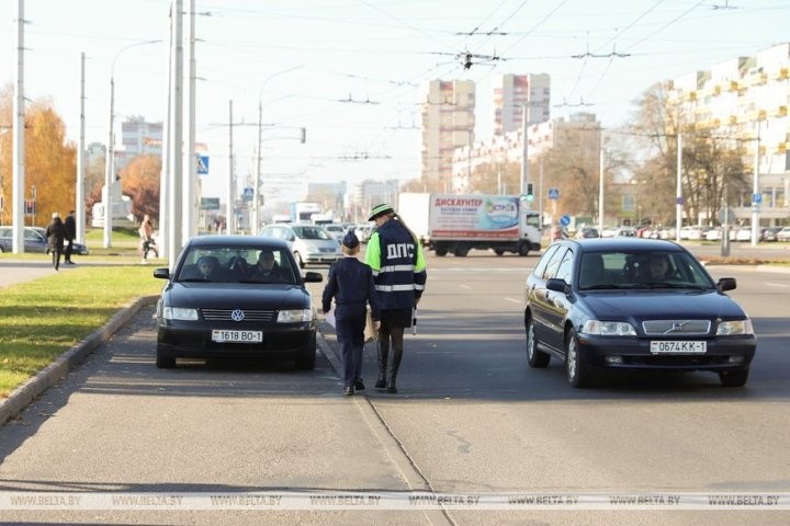 В Бресте образцовые водители получили от ГАИ подарки накануне Дня автомобилиста